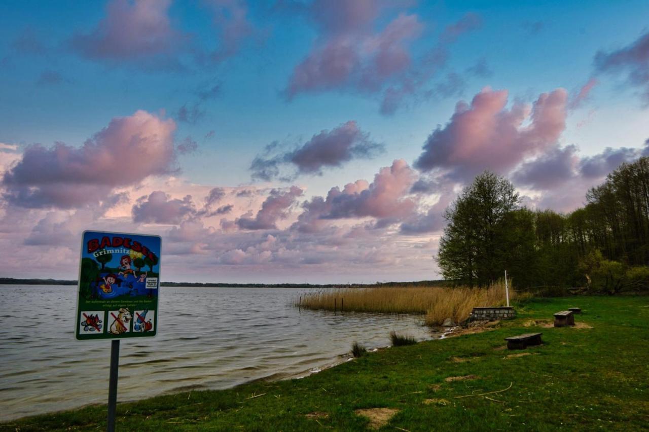 gemütliches Ferienhaus am See I überdachte Terrasse I 2 SZ I Strand fussläufig Joachimsthal Exterior foto